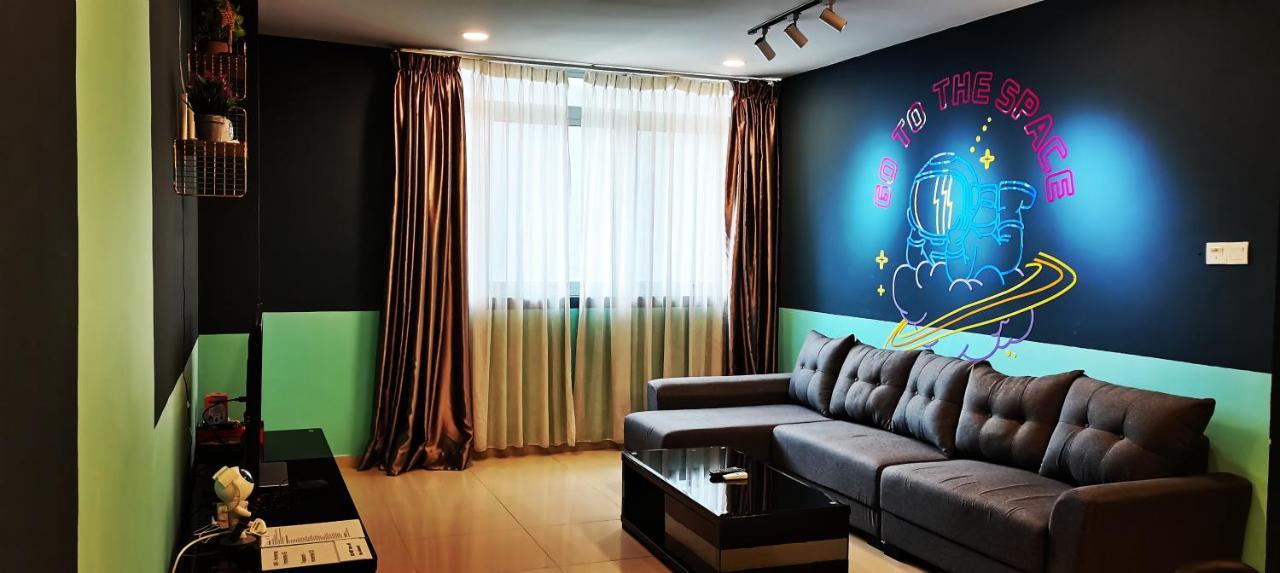 Apartment Space Station *